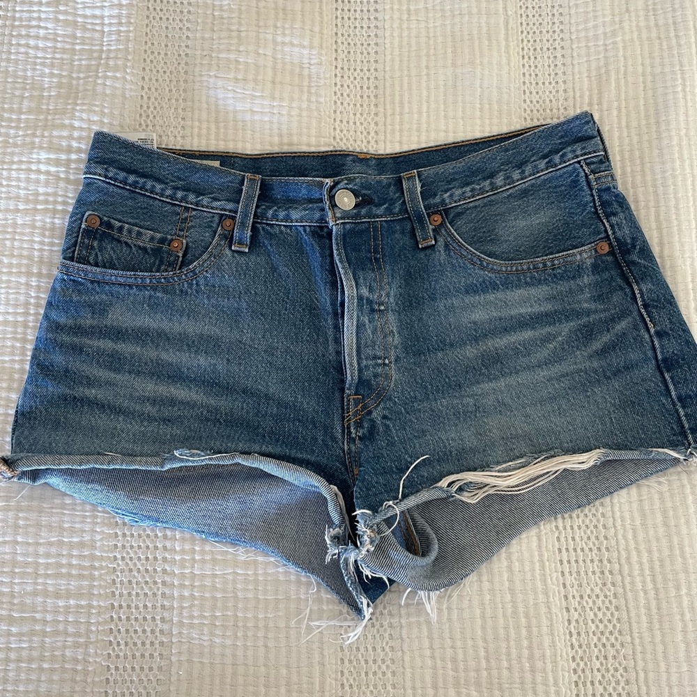 Levi’s 501 Cutoff Shorts